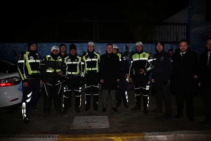 Tahir Büyükakın, Yılbaşı Mesaisi Yapan Görevlileri Yalnız Bırakmadı!