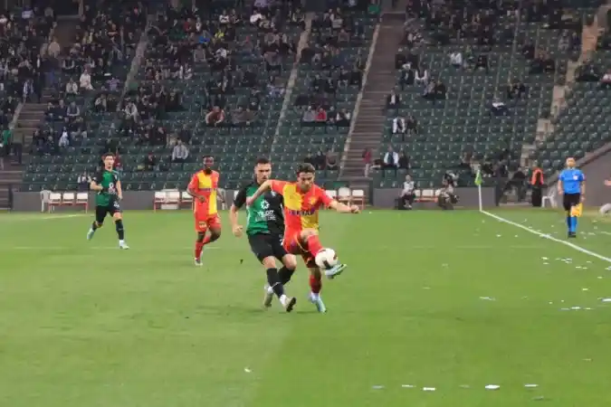 Kocaelispor'un Göztepe'yi 3-2 mağlup ettiği maçtan fotoğraflar!