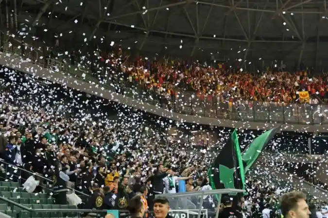 Kocaelispor'un Göztepe'yi 3-2 mağlup ettiği maçtan fotoğraflar!