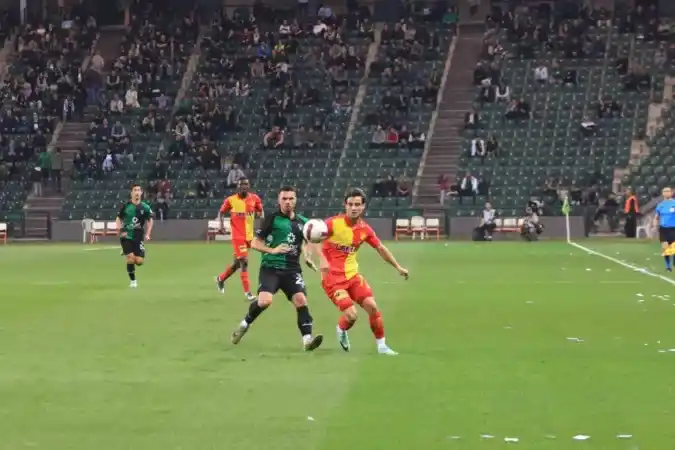 Kocaelispor'un Göztepe'yi 3-2 mağlup ettiği maçtan fotoğraflar!
