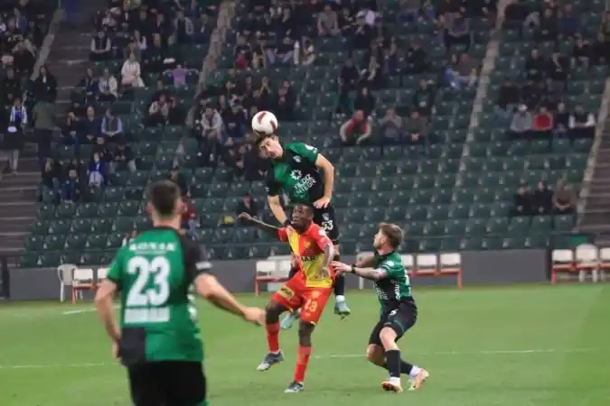 Kocaelispor'un Göztepe'yi 3-2 mağlup ettiği maçtan fotoğraflar!