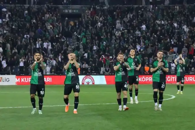Kocaelispor'un Göztepe'yi 3-2 mağlup ettiği maçtan fotoğraflar!