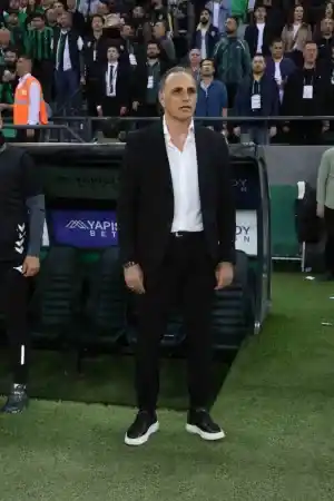 Kocaelispor'un Göztepe'yi 3-2 mağlup ettiği maçtan fotoğraflar!