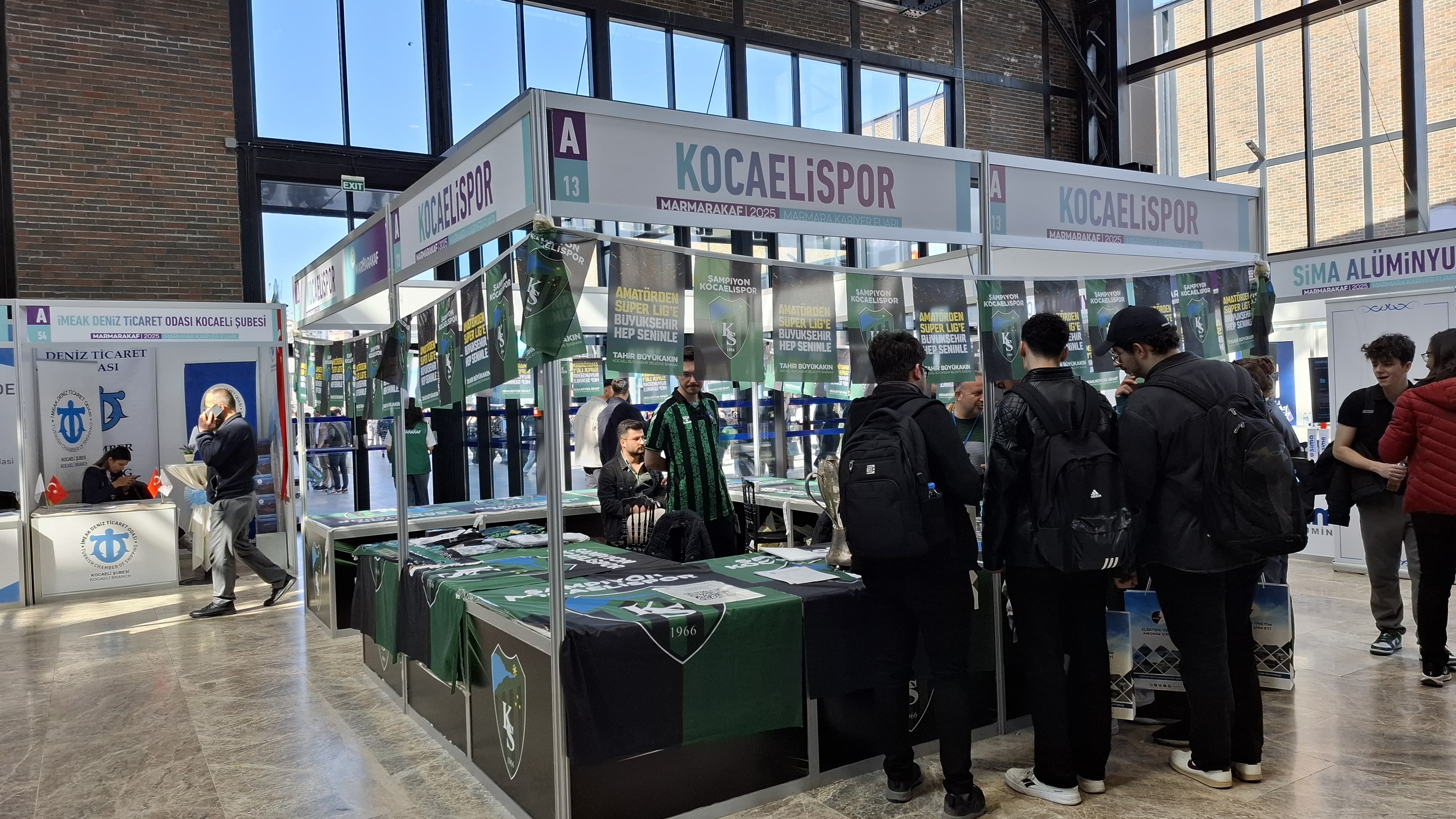 Kocaelispor, Marmara Kariyer Fuarı'nda Gençlerin İlgi Odağı Oldu 4