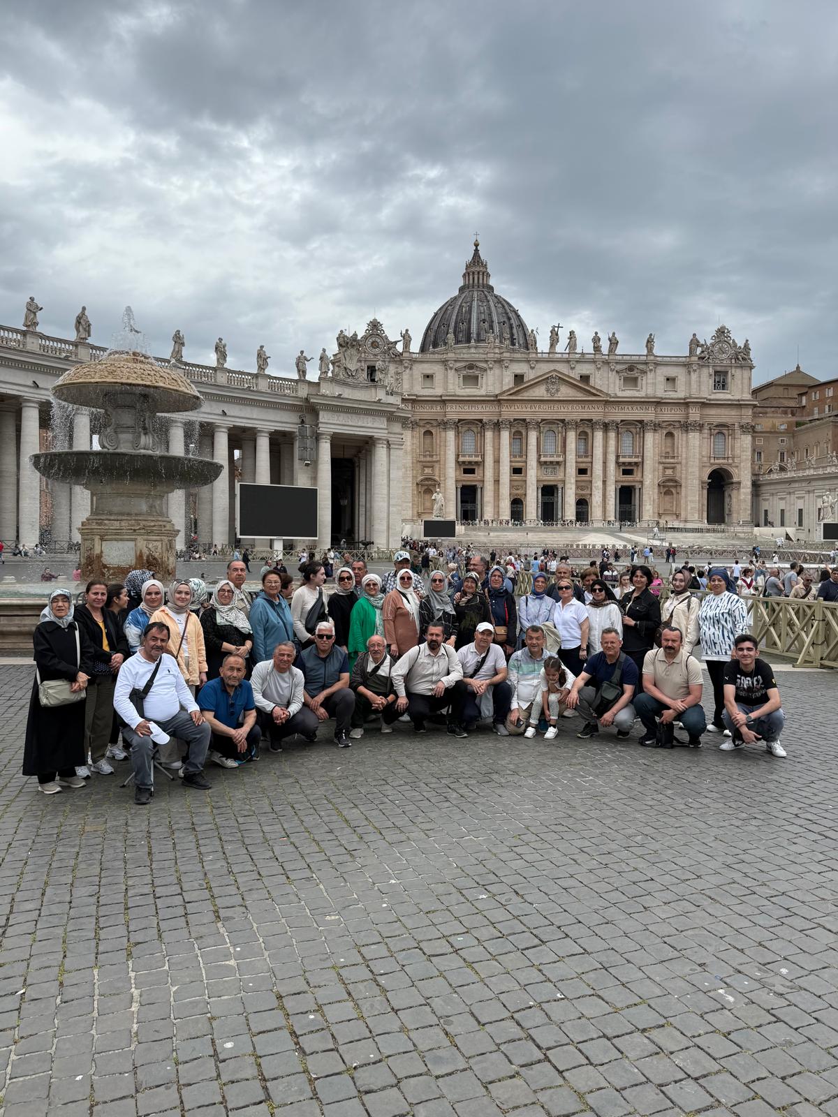 7 Vatikan San Pietro Meydanı