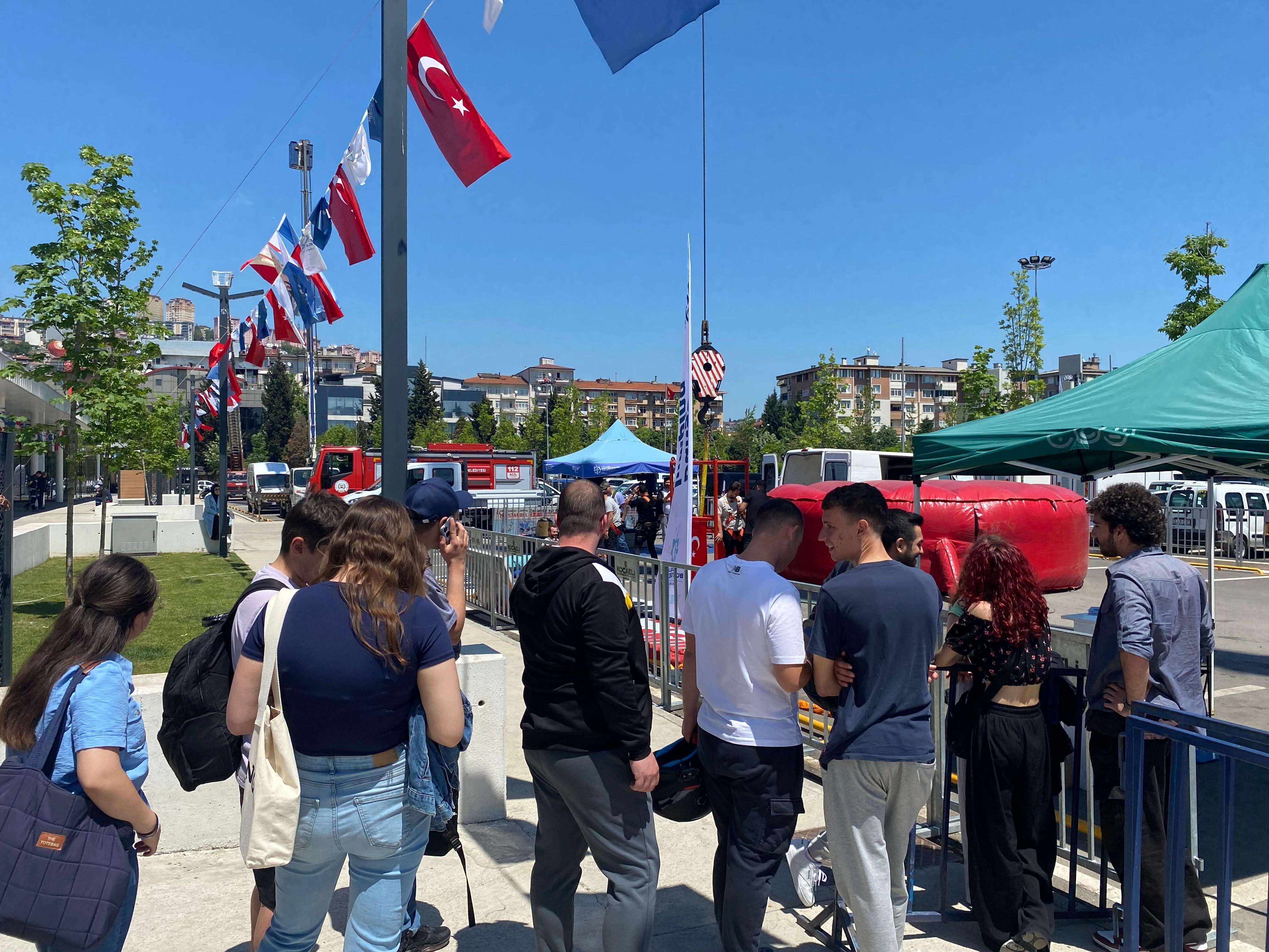 72 Metre Yüksekte Çanakkale Türküsü! 3