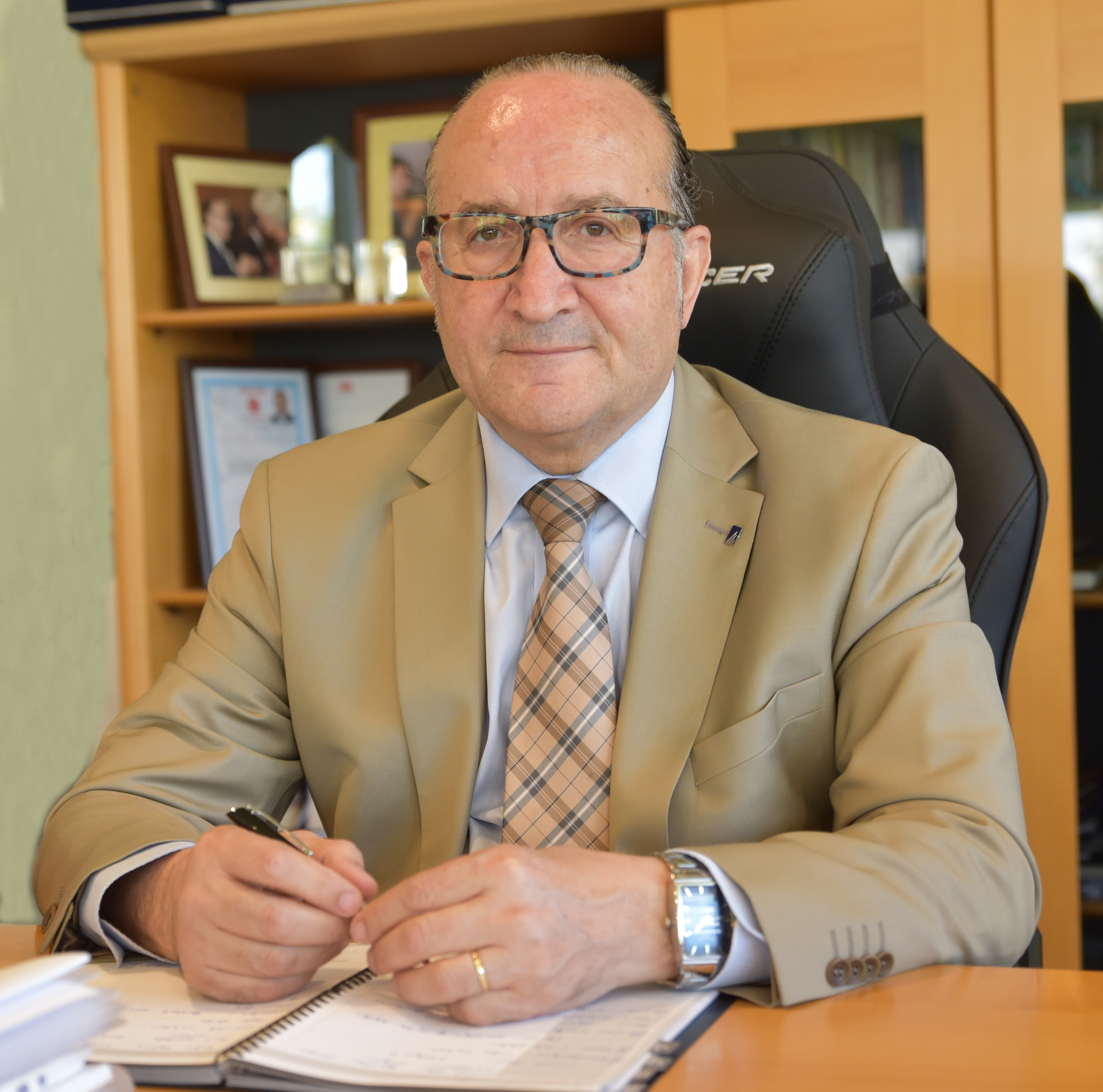 Ayhan Zeyti̇noğlu-1