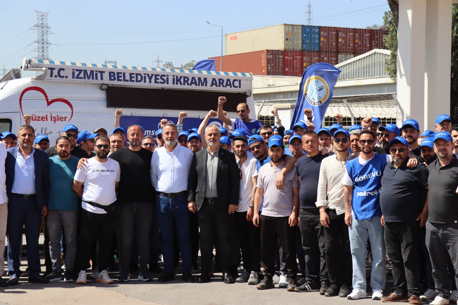 Dyo Boya Isçilerine Izmit Belediyesinden Dayanisma Eli (1)