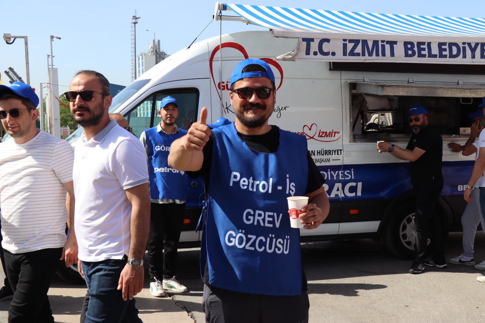 Dyo Boya Isçilerine Izmit Belediyesinden Dayanisma Eli (3)