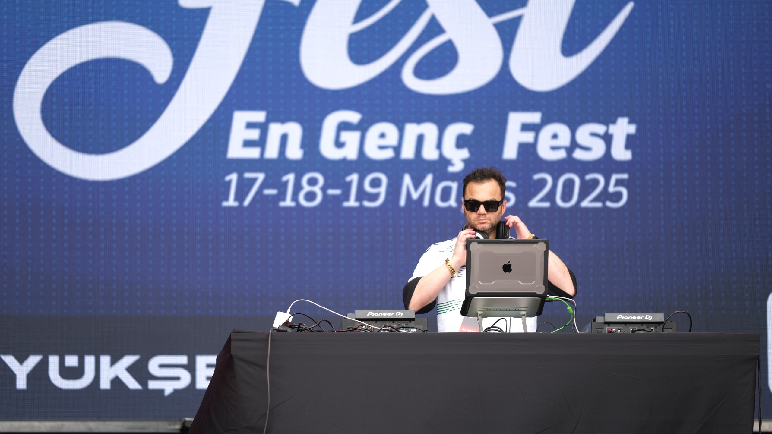 Enfest Sahne Şovlarıyla Başladı (3)