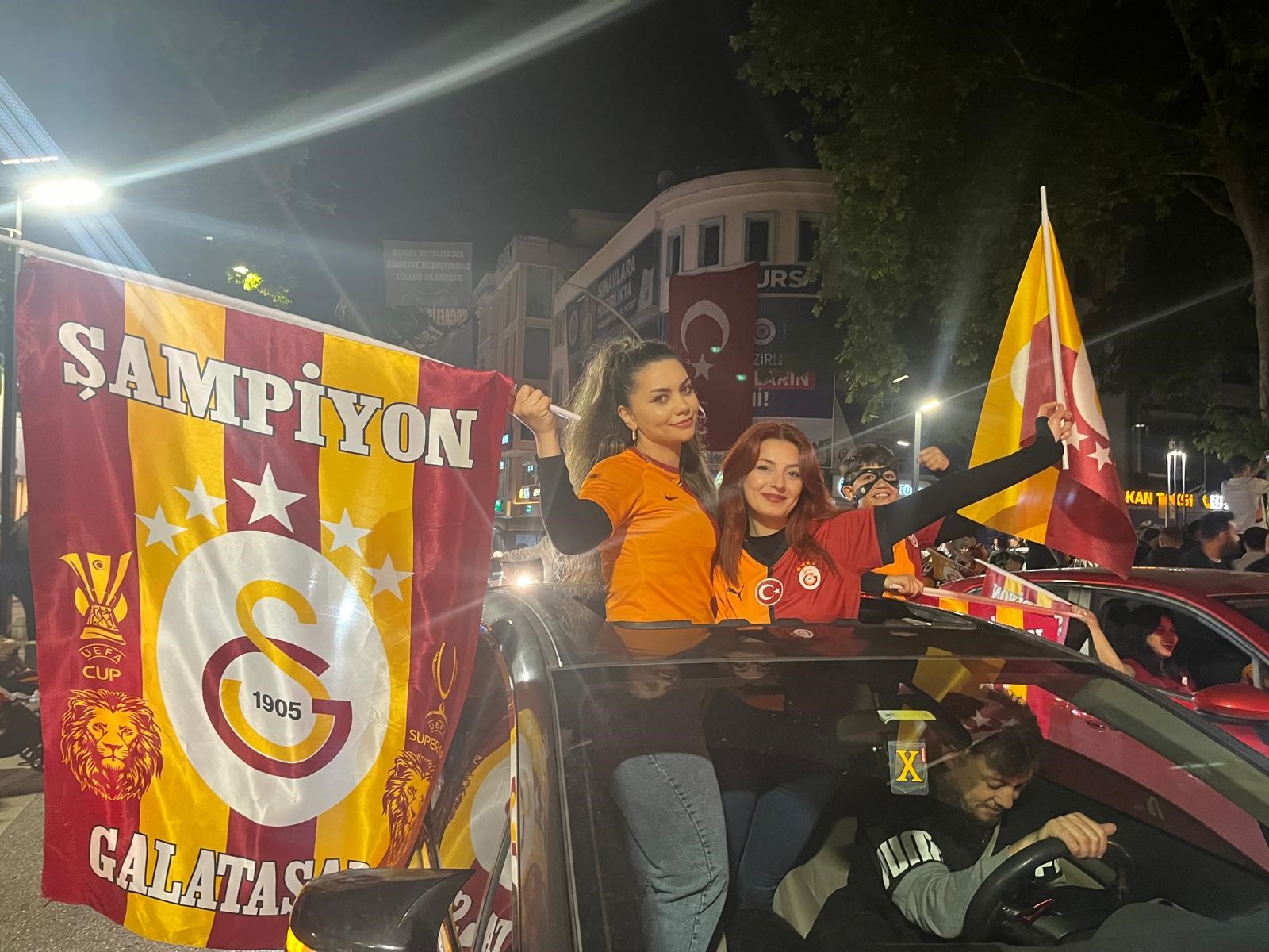 Galatasaray Şampiyon Oldu, Kocaeli’de Binlerce Taraftar Sokağa Döküldü 7