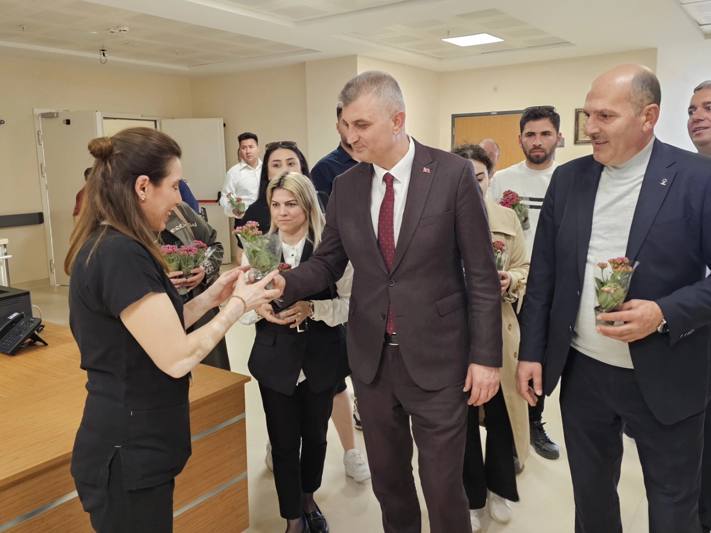 Gölcük'te Hemşirelere Sürpriz Ziyaret 2