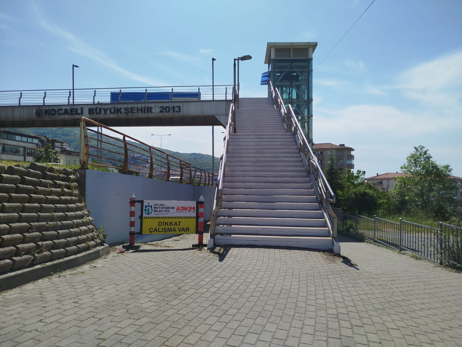 Gölcük'teki Üst Geçitler Elden Geçiriliyor (2)