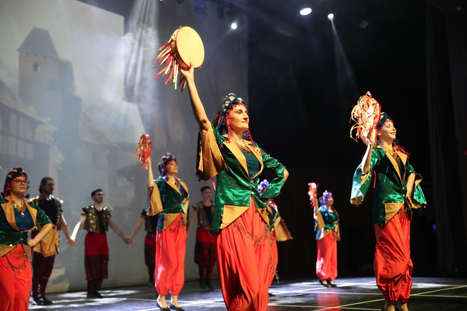 Izmit Belediyesi Sanat Akademisi'nin Yildizlari Sihirli Kolye Ile Parladi (9)
