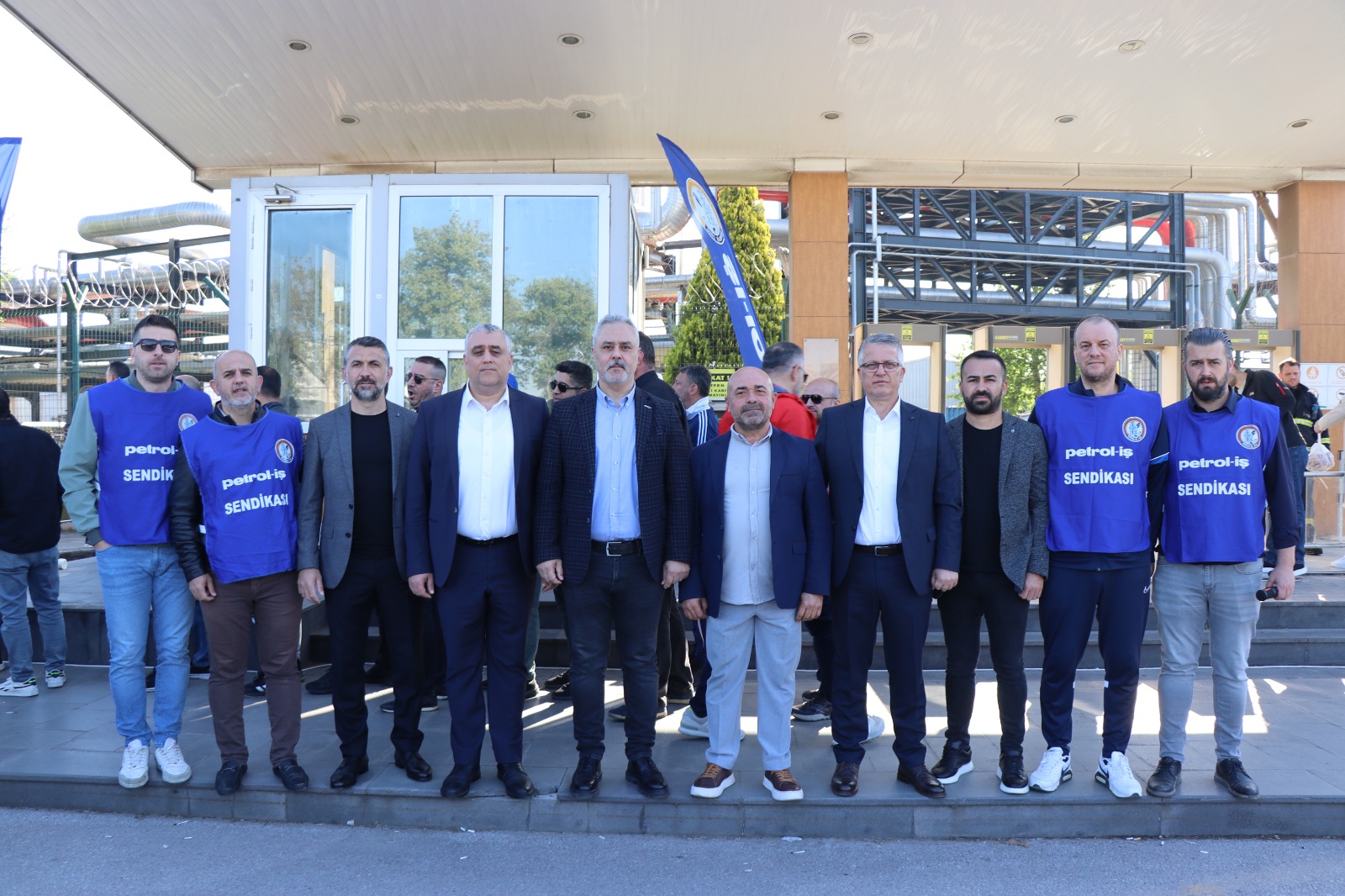 Izmit Belediyesinden Tüpras Isçilerine Sicak Destek (1)