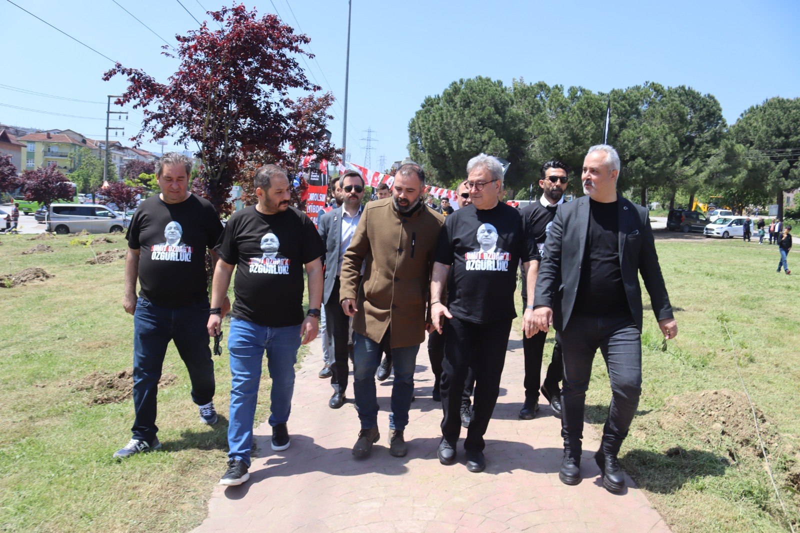 Izmit Belediyesinin Katkilariyla Prof. Dr. Ümit Özdag Hatira Ormani Açildi (8)