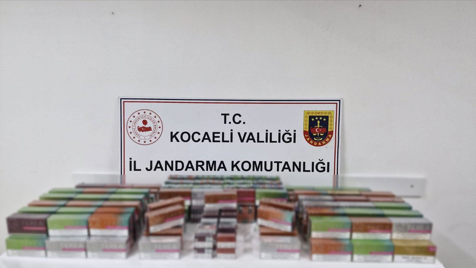 Kocaeli'de Kaçakçılık Operasyonu 1620 Adet Ele Geçirildi