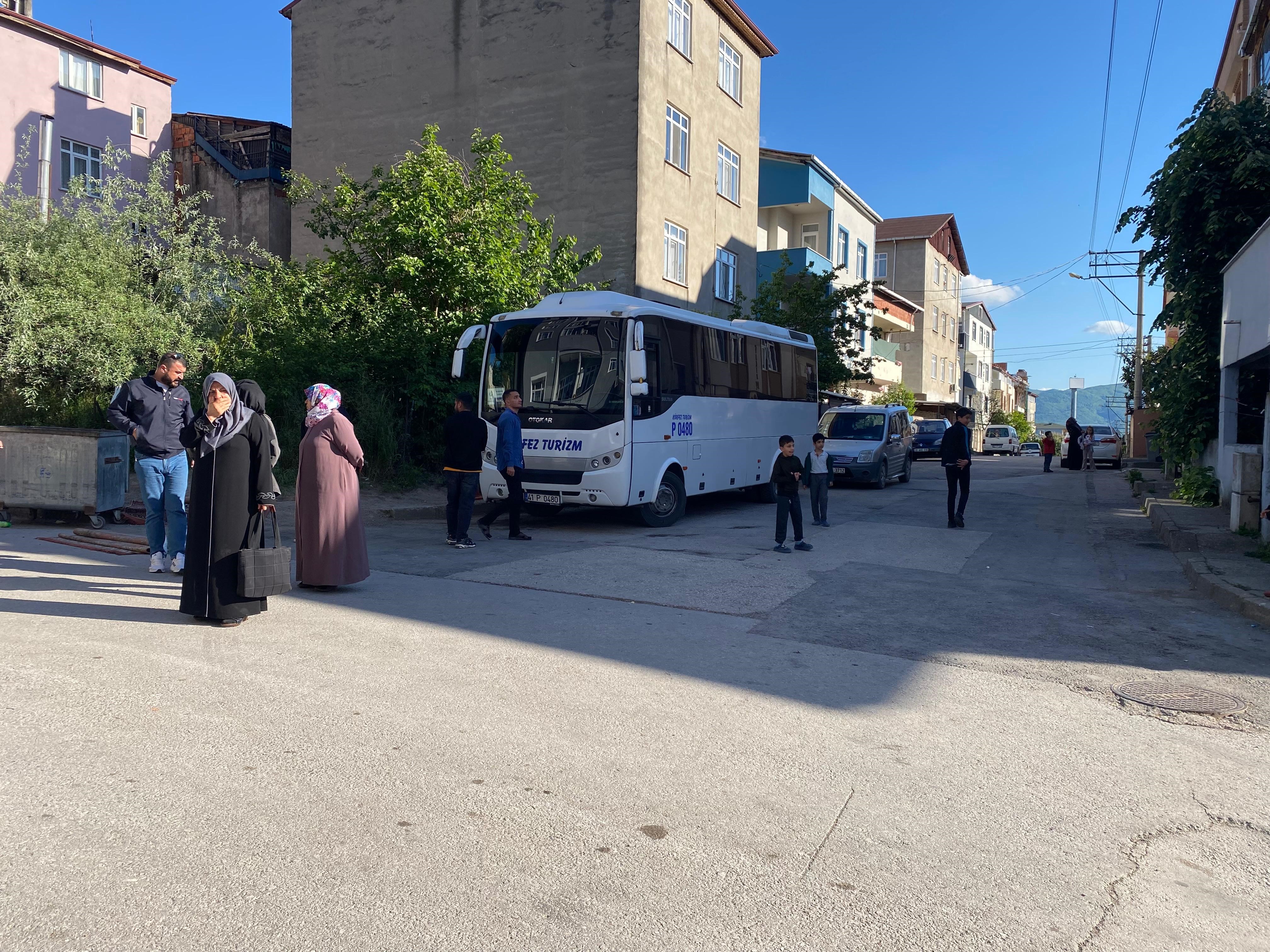 Kocaeli'de Servis Minibüsü 7 Yaşındaki Çocuğa Çarptı 2
