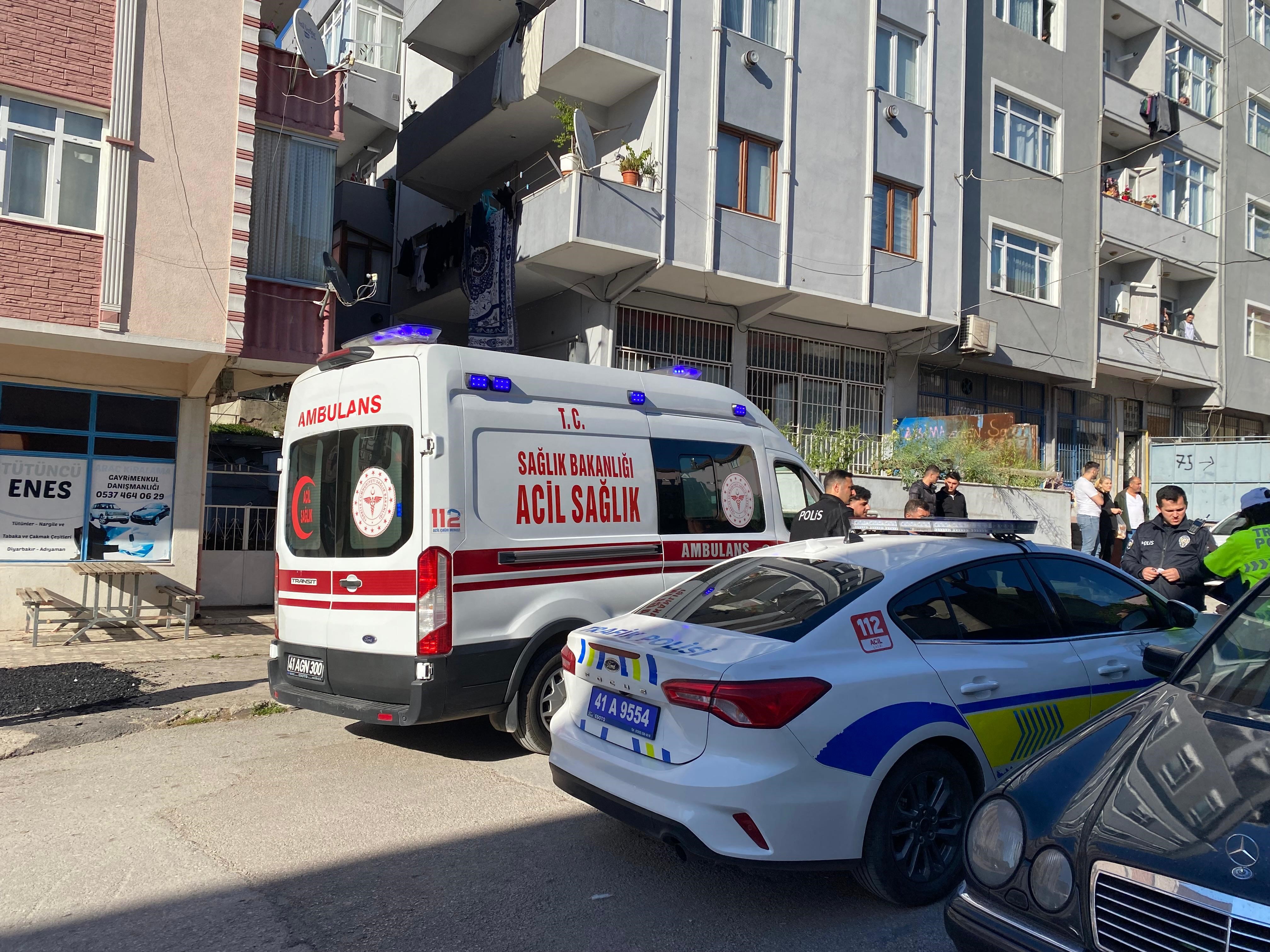 Kocaeli'de Servis Minibüsü 7 Yaşındaki Çocuğa Çarptı 4