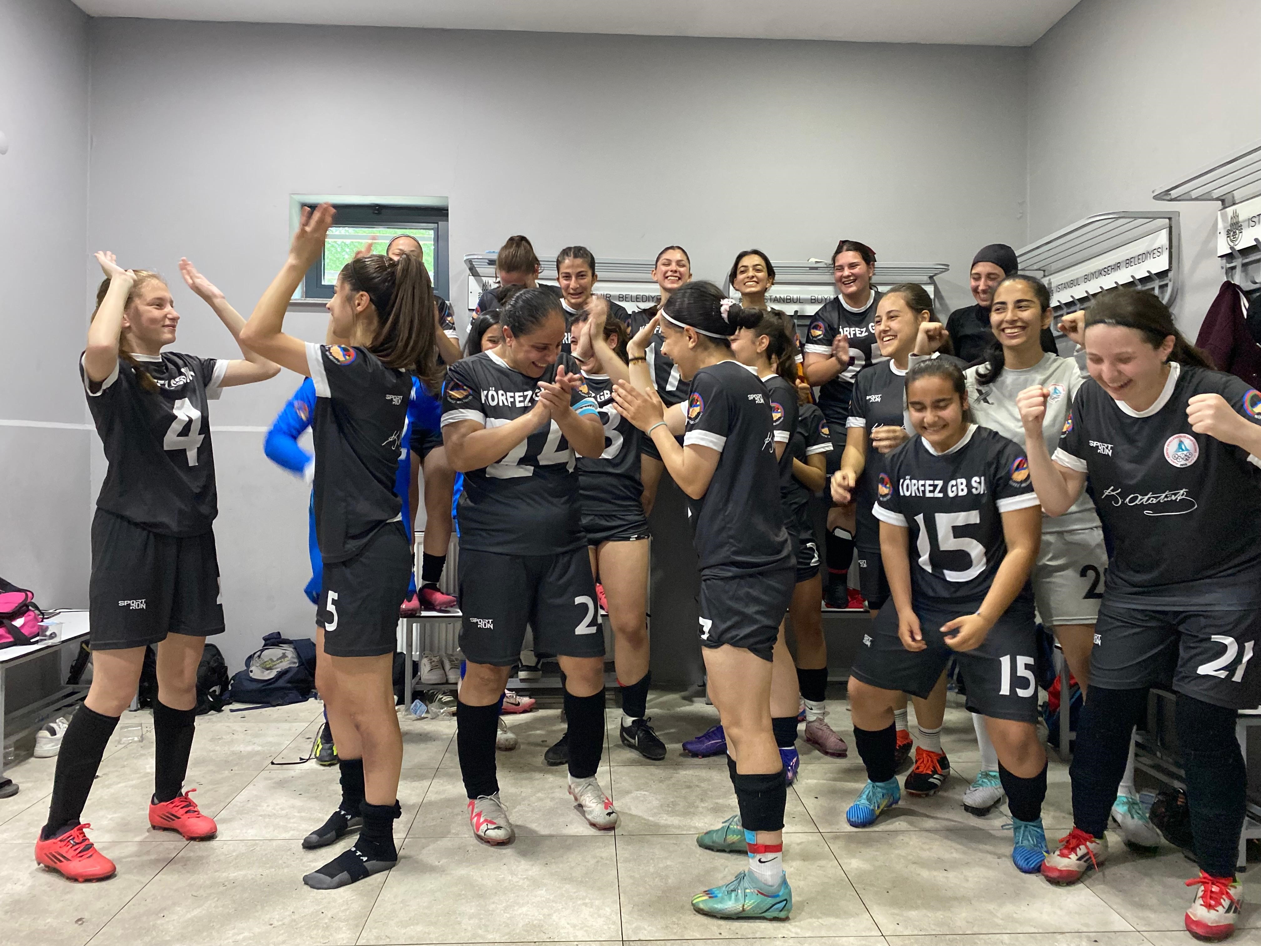 Körfez Kadın Futbol Takımı Adını Çeyrek Finale Yazdırdı 2