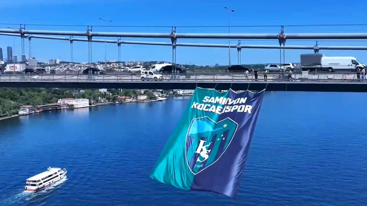 Kocaelispor Bayrağı İstanbul Boğazı’nda Dalgalandı! 