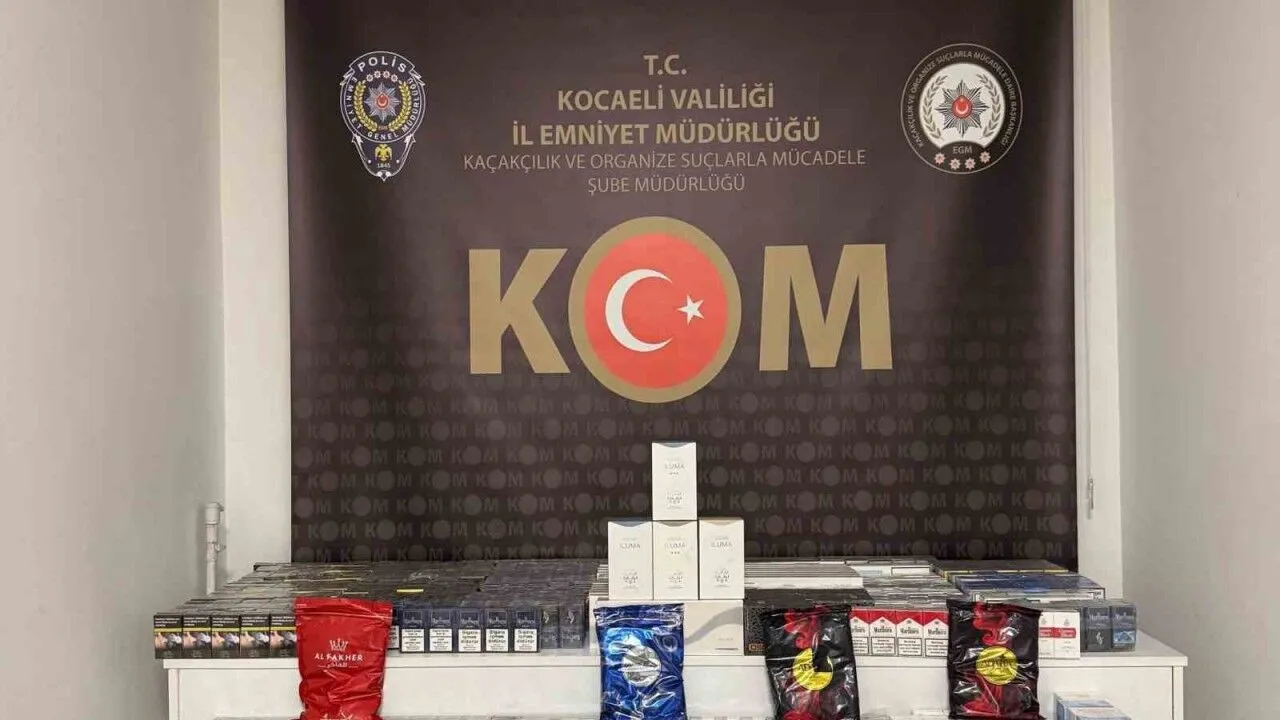 Temde Durdurulan Aracta Kacak Tutun Ve Cay Ele Gecirildi