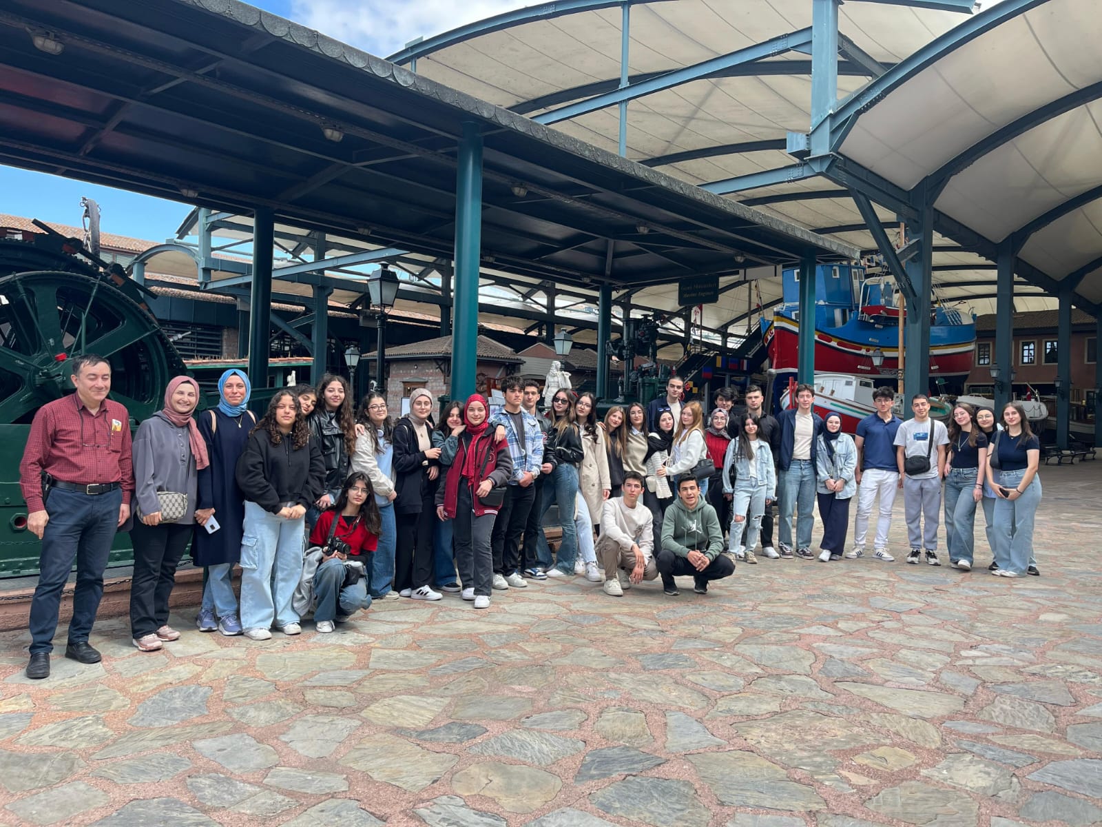 Şehit Ömür Ertuğrul Sarı Anadolu Lisesi