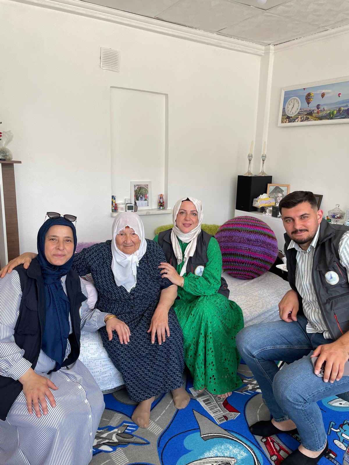 ‘Alo Evlat’ Bayramda Da Büyükleri Unutmadı 4