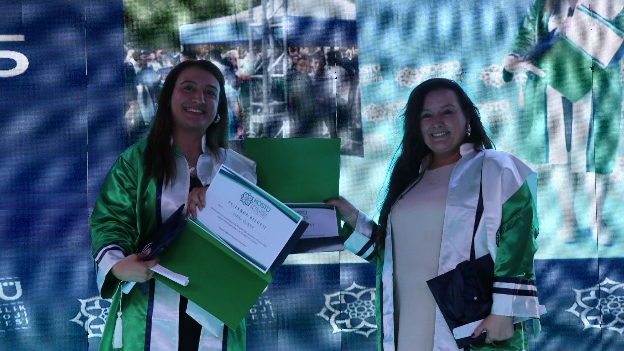 Anne Kız El Ele Mezun Oldular! Şimdi Ortak Oluyor (3)