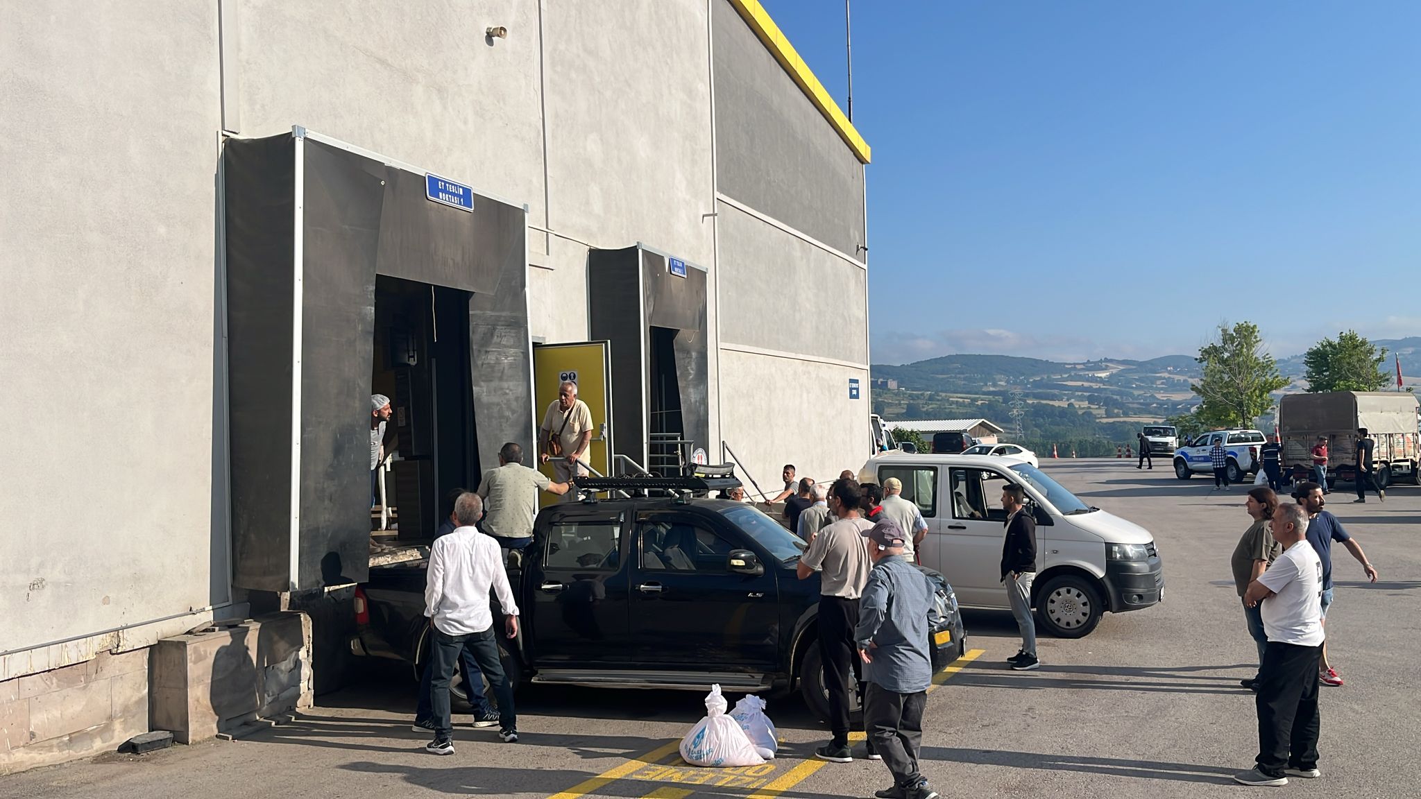 Büyükşehir'in Modern Mezbahasında Kurbanlar Kesiliyor (5)