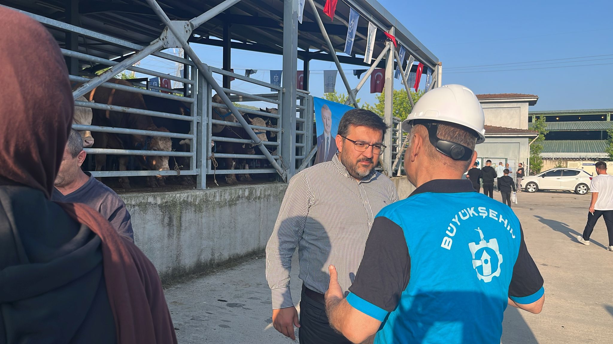 Büyükşehir'in Modern Mezbahasında Kurbanlar Kesiliyor (6)
