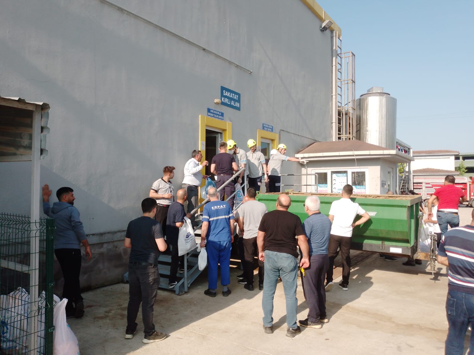 Büyükşehir'in Modern Mezbahasında Kurbanlar Kesiliyor (7)
