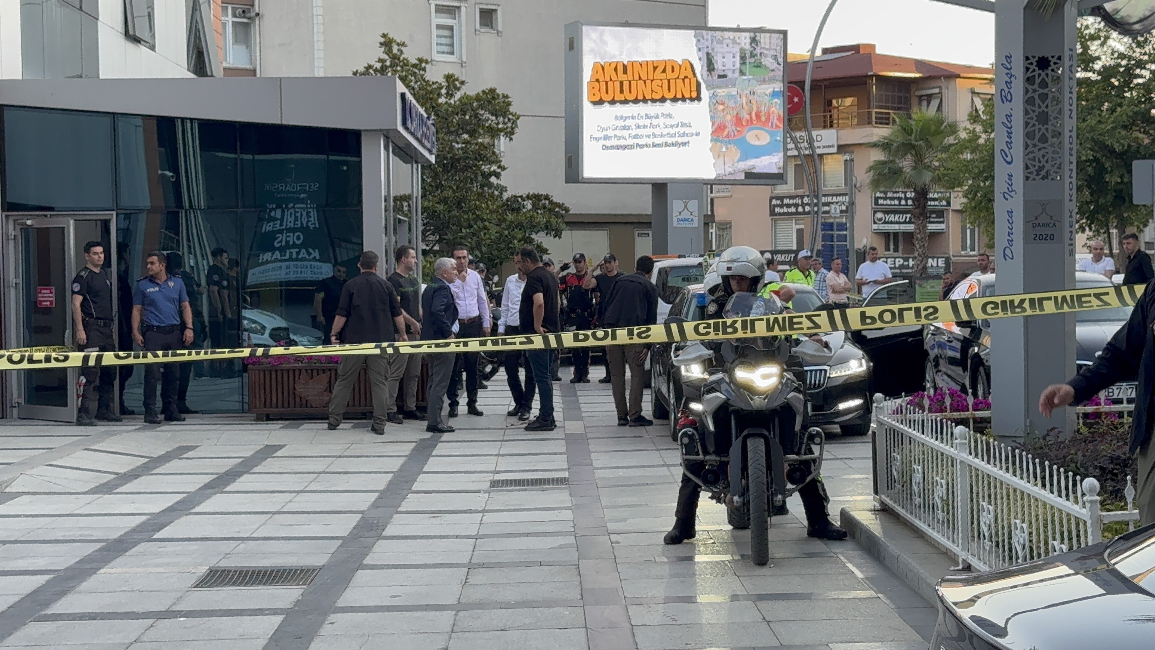 “Canın Sağ Olsun, Başkanım” Diyerek Intihar Etmiş! (2)
