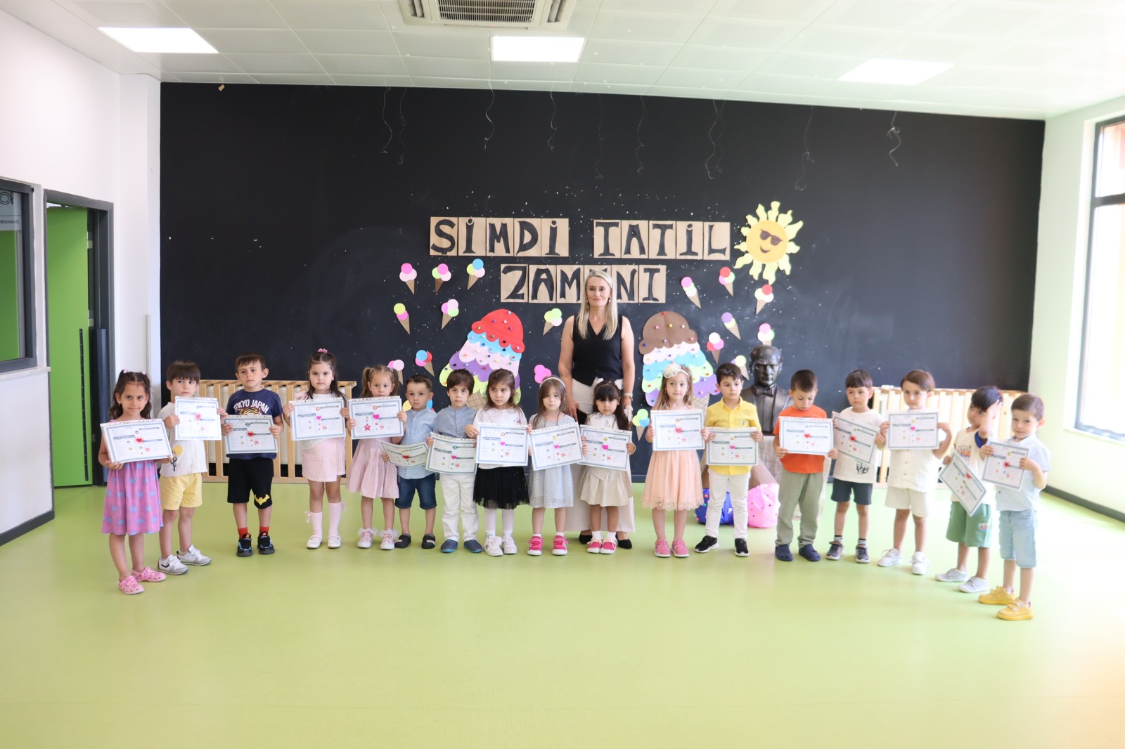Çınar Çocuk Evleri’nde Mezuniyet Coşkusu (11)