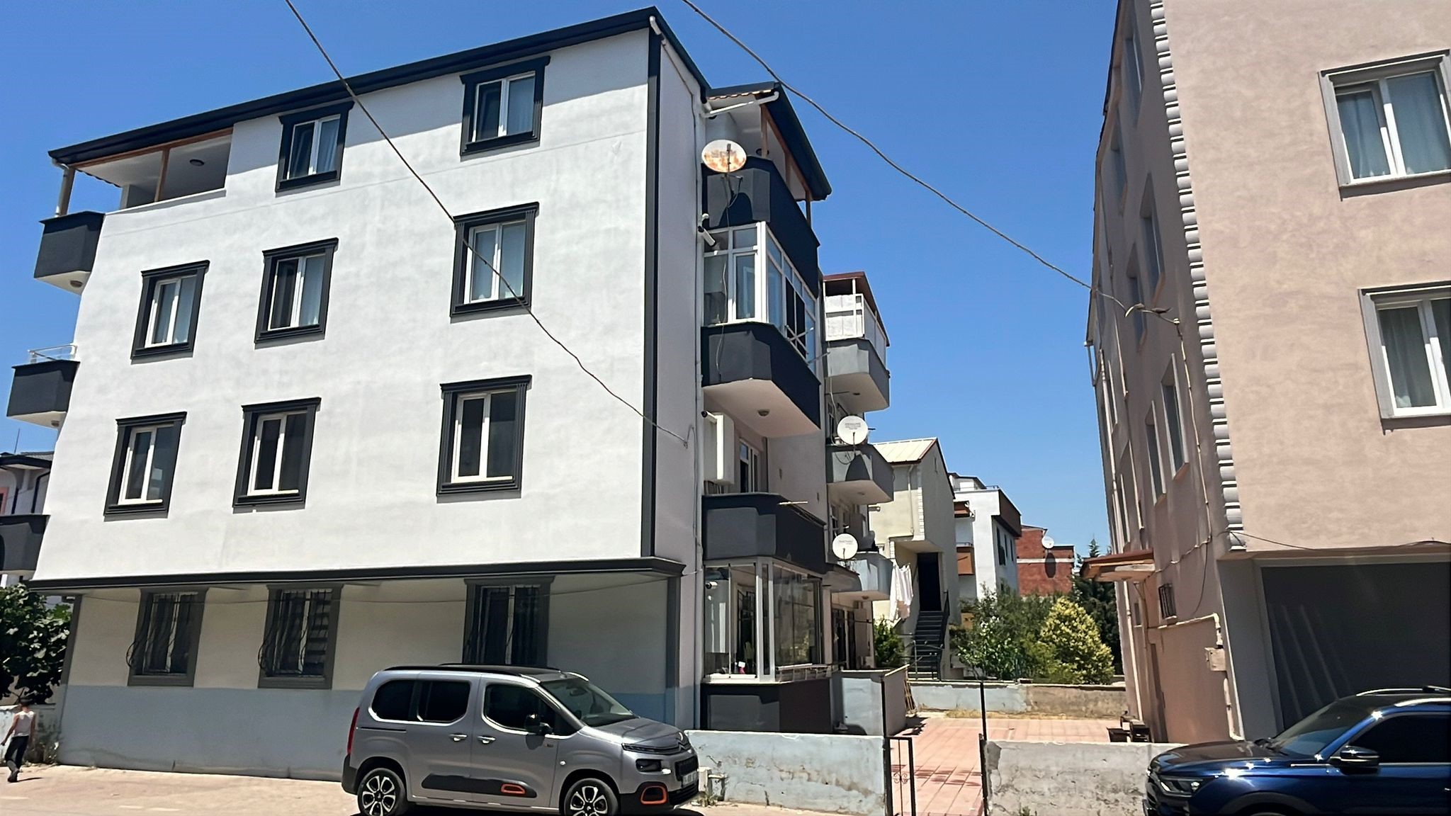 Darıca’da Balkon Faciası 1,5 Yaşındaki Bebek Ağır Yaralandı 01