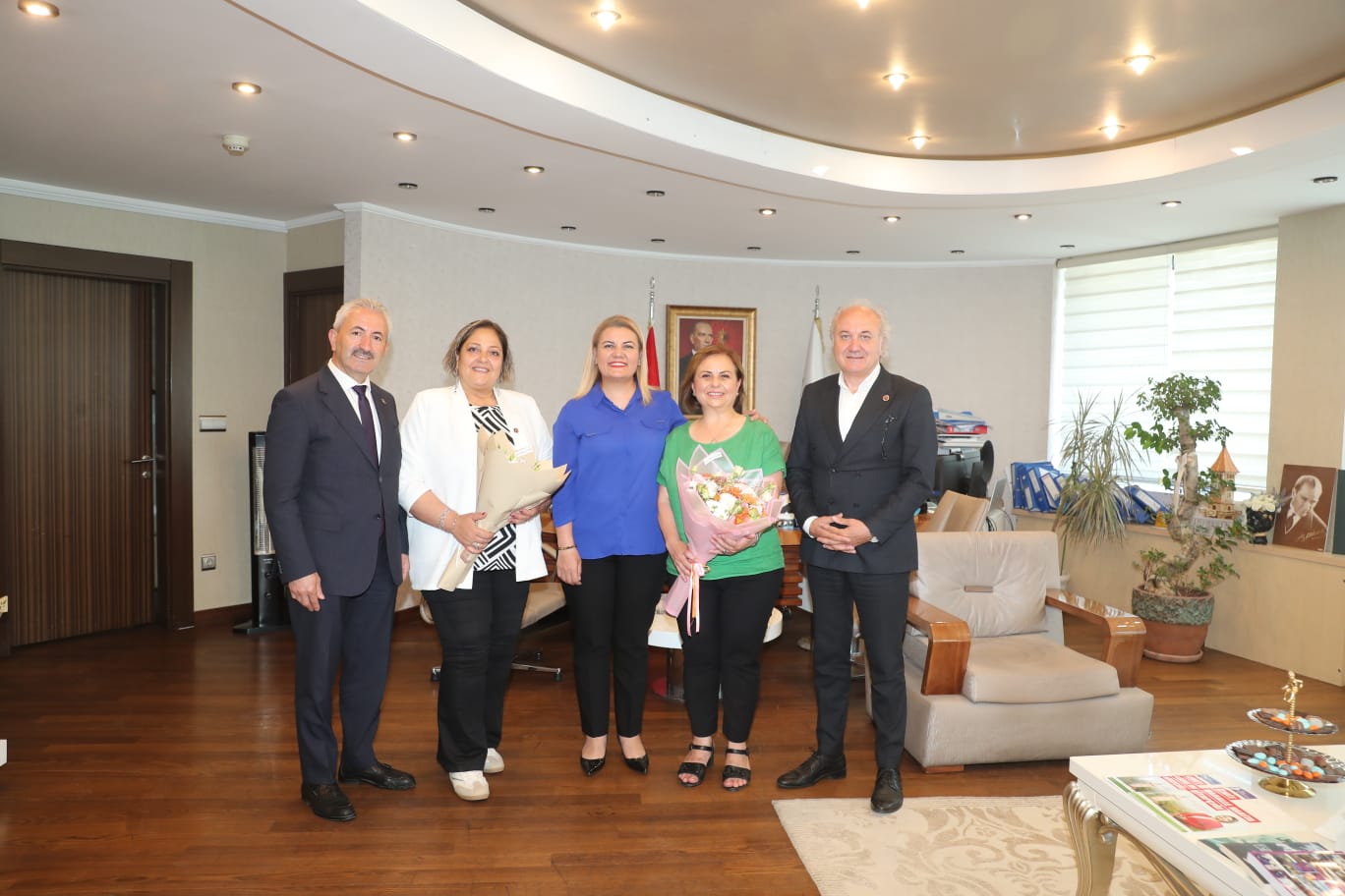 Eski Ve Yeni Baskan Yardimcilari Bir Arada