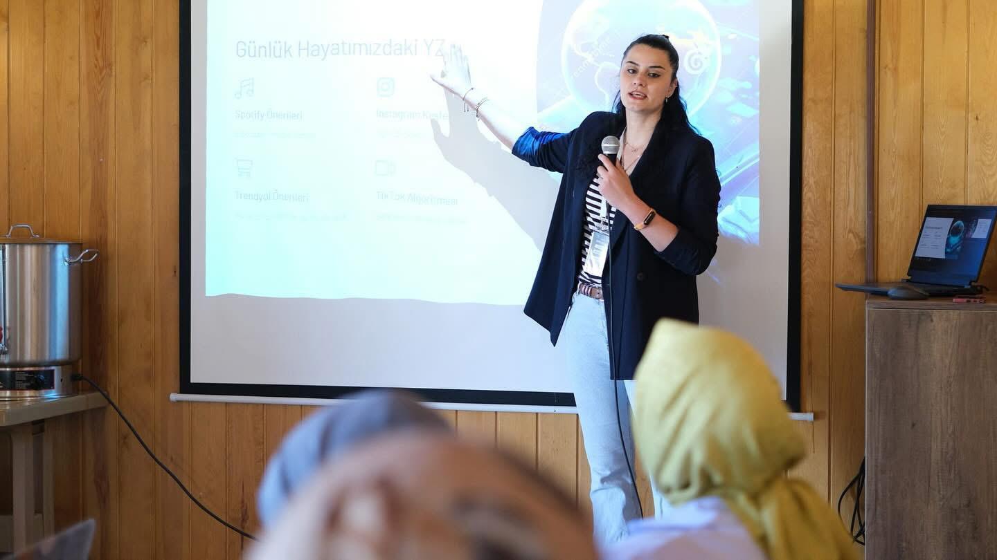 Genç Zihinler Yapay Zekâyı Konuştu (4)