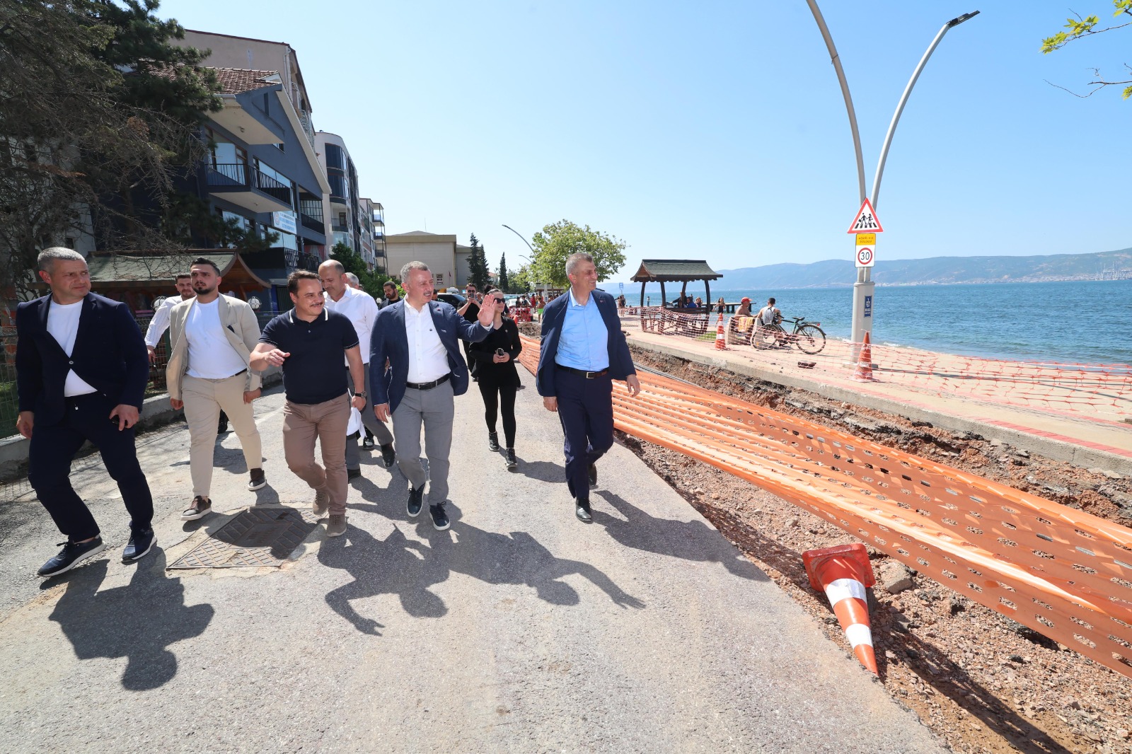 Halıdere’de Altyapı Dönüşümü! Büyükakın Yerinde İnceledi (2)