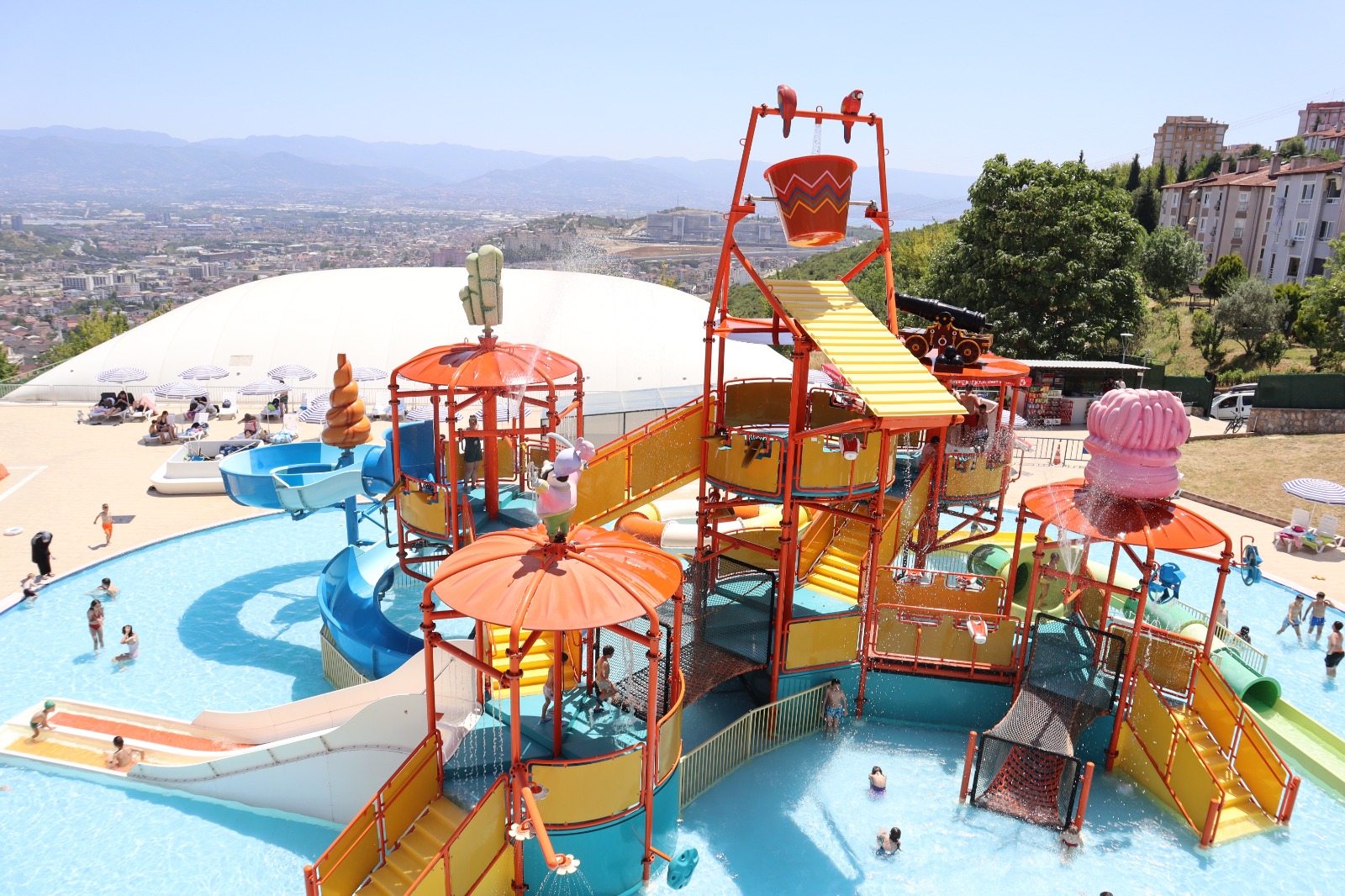 Izmit Belediyesi Aquapark'i Yogun Ilgiyle Açildi (7)