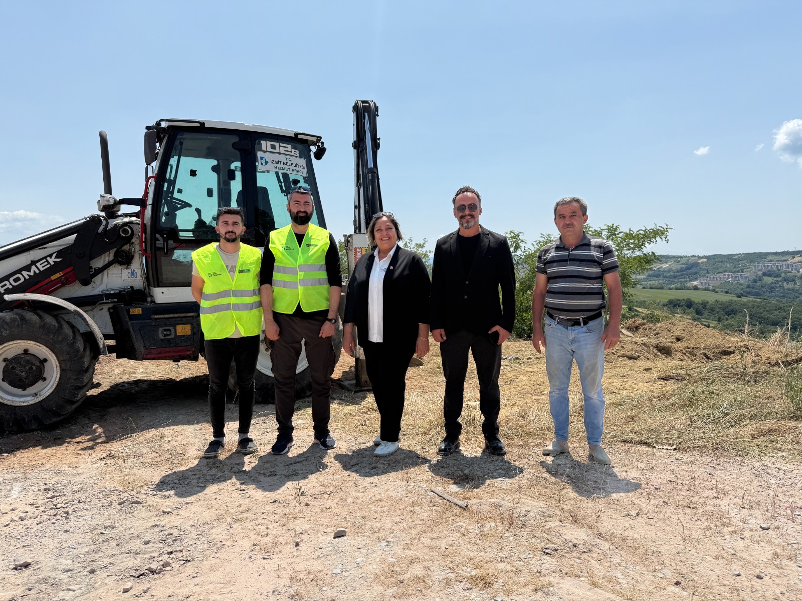Izmit Belediyesi Kirsal Mahallelerde Kurban Özel Atik Toplama Alanlari Olusturuyor (1)