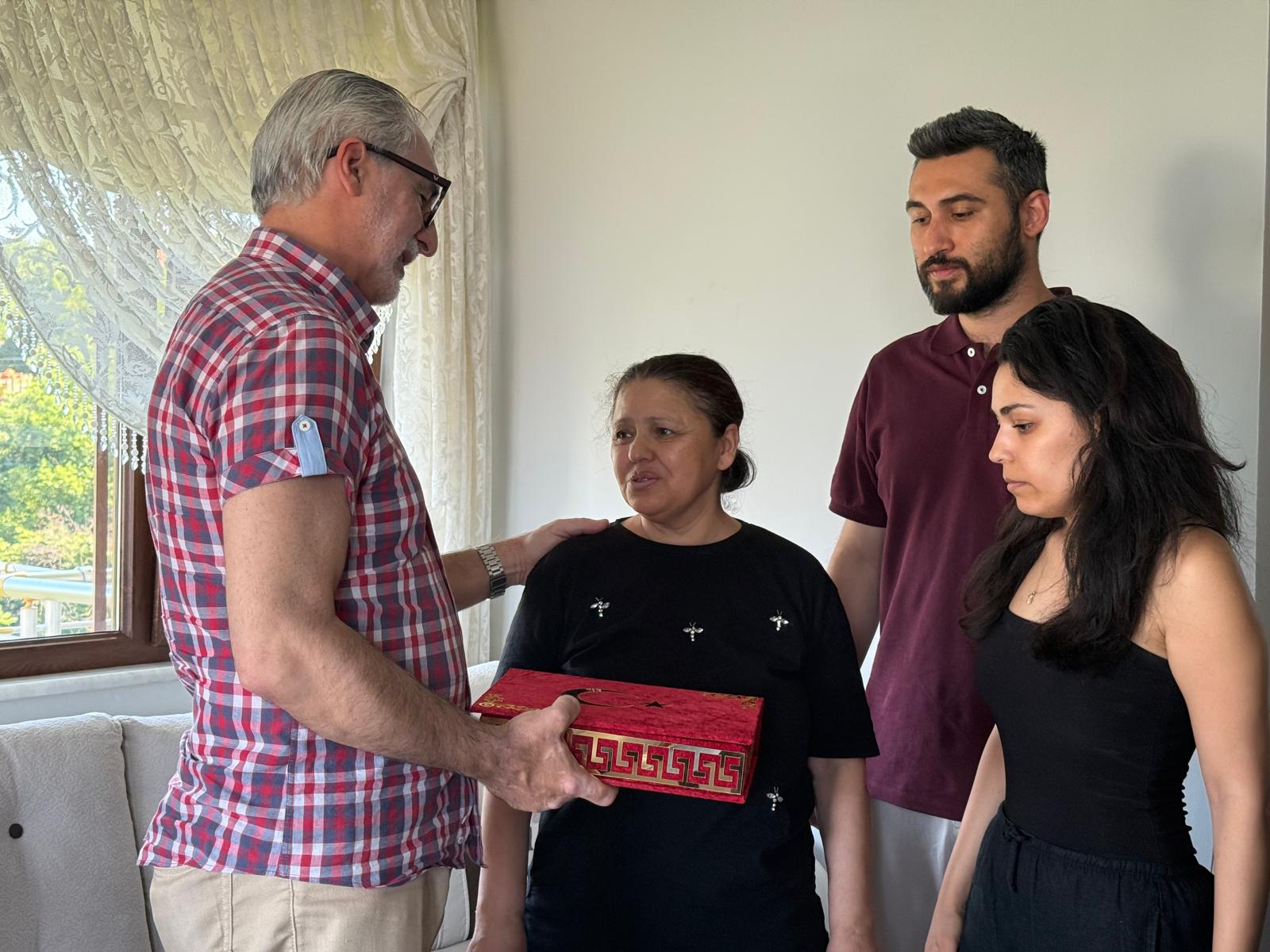 İzmit Belediyesi’nden Gazilere Ve Ailelerine Anlamlı Ziyaret (1)