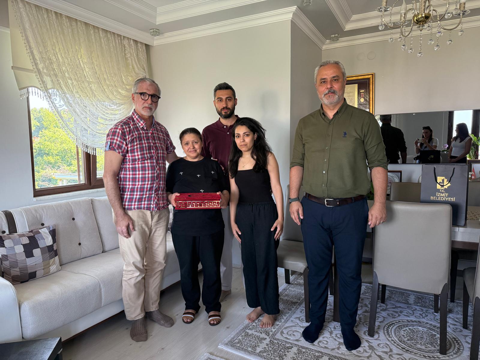 İzmit Belediyesi’nden Gazilere Ve Ailelerine Anlamlı Ziyaret (2)