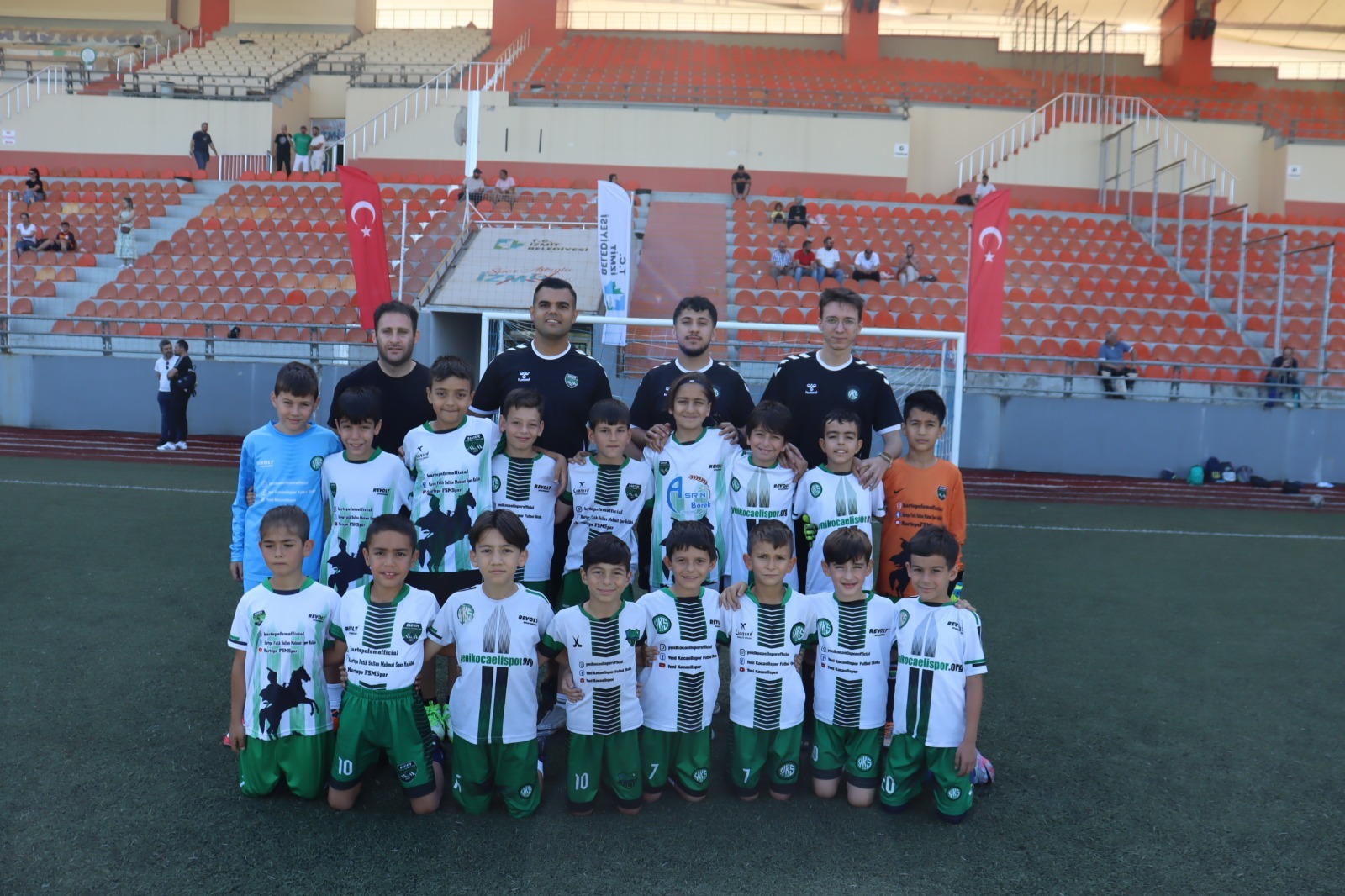 Izmit'in Kurtulus Kupasi Coskuyla Tamamlandi (2)