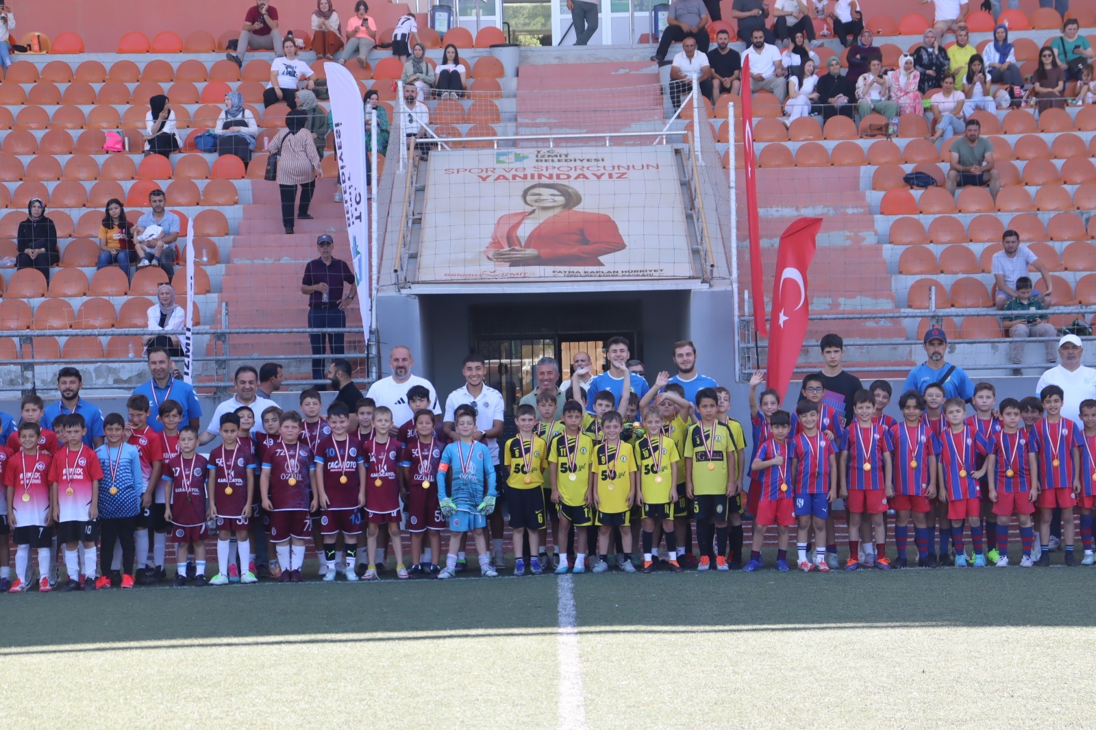 Izmit'in Kurtulus Kupasi Coskuyla Tamamlandi (7)