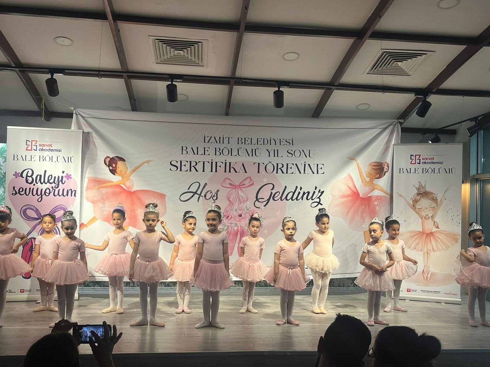 İzmitli Minik Balerinler Sahneye Işık Saçtı (7)