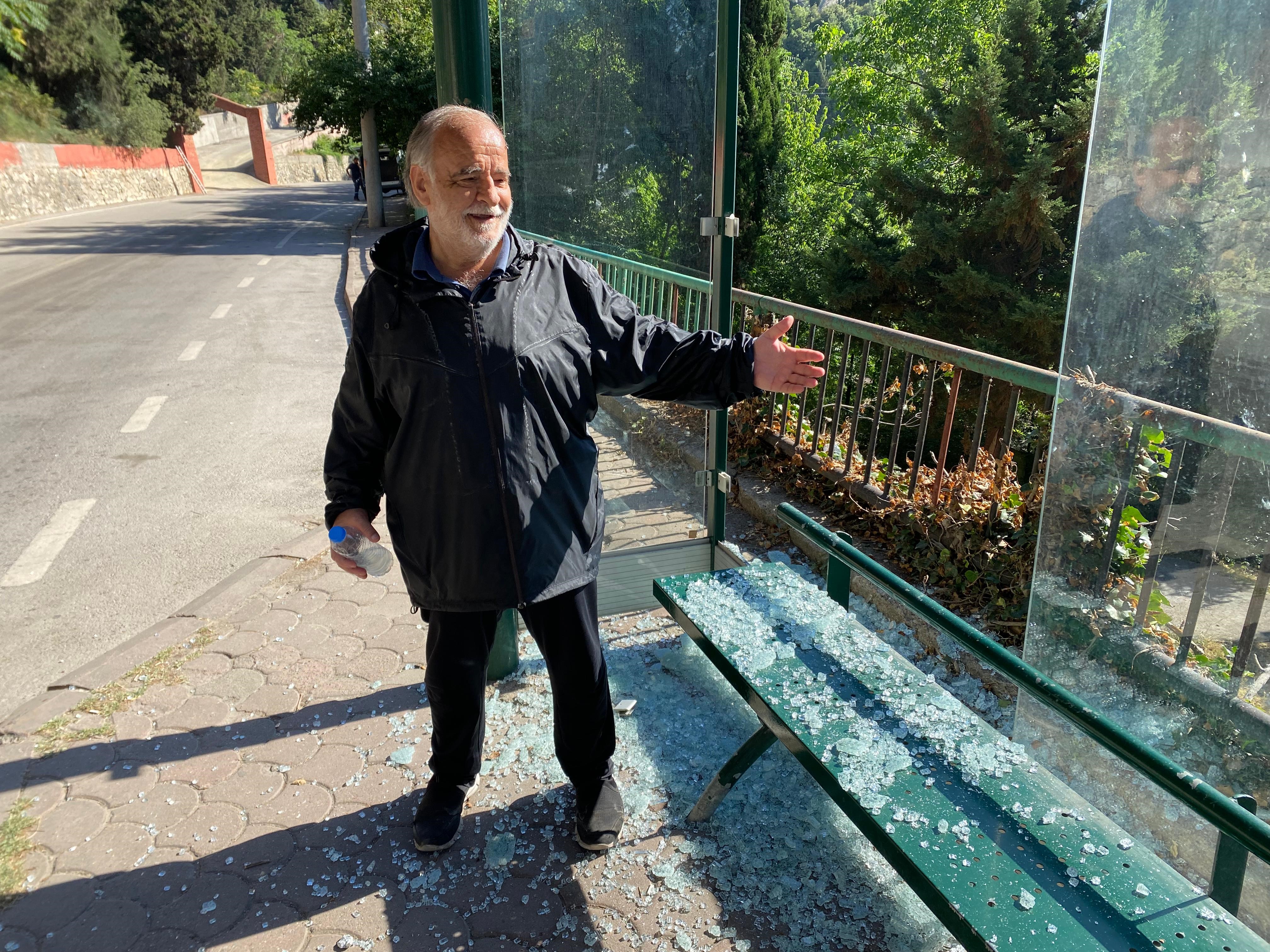 İzmit'te Otobüs Durağı Savaş Alanına Döndü! (3)