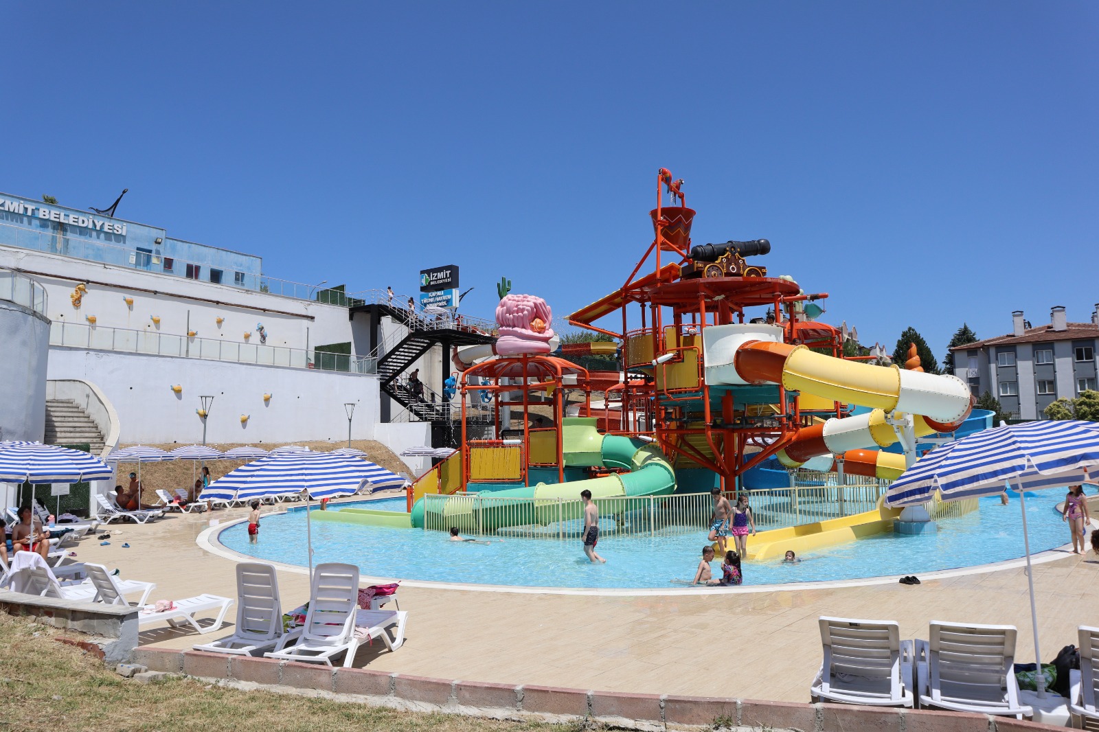 İzmit’te Yaz Sıcağına Aquapark Molası (7)