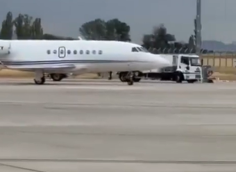 Jet 4