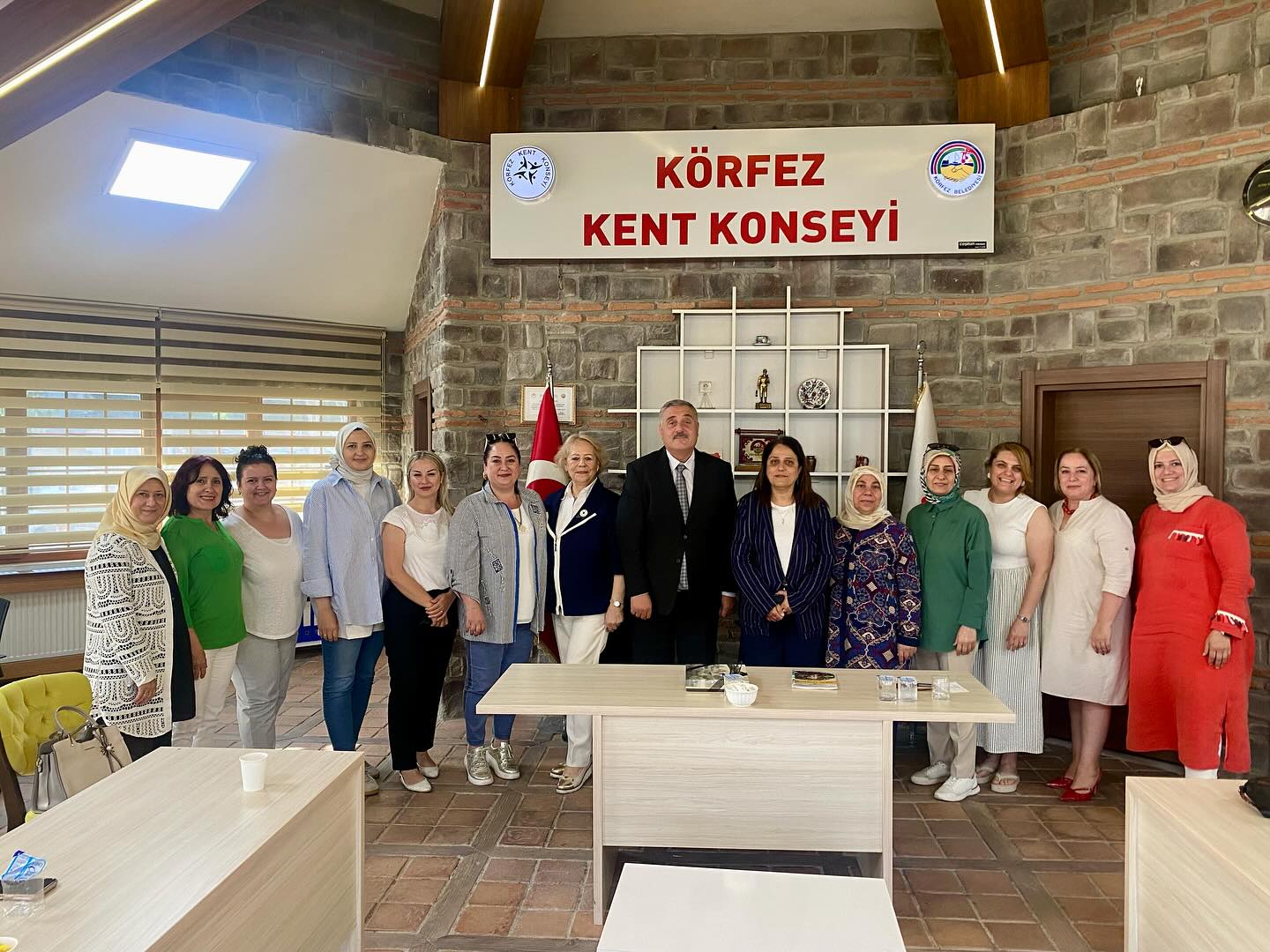 Kadin Mecli̇si̇ (4)