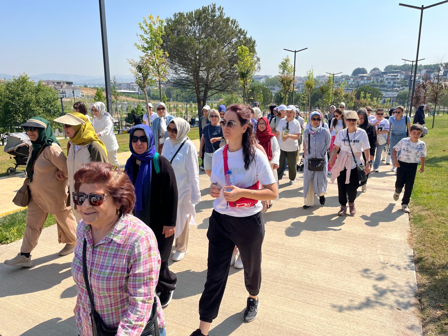 Kadınlar Sağlıklı Yaşam Için Yürüdü (1)-1